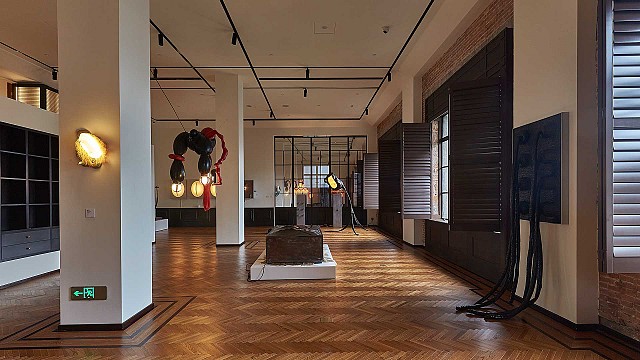 Objective Gallery