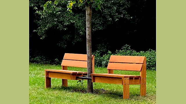 Museum Kranenburgh Bench by Richard Hutten