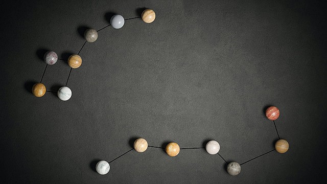 Paperweights that tell the future, by Salvatori