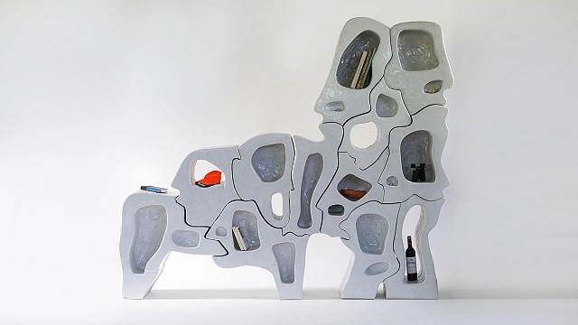 Freia Achenbach's &lsquo;Spectator&rsquo; mirrors animal and human mannerisms