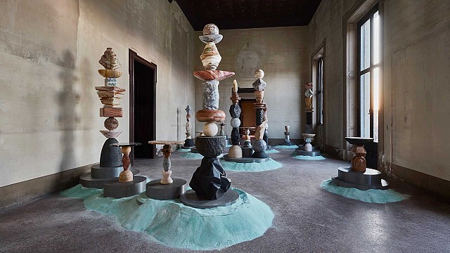 Sten Studio&rsquo;s sculptural totems and tables echo in &lsquo;Cosmic Resonance&rsquo; at MDW 2025