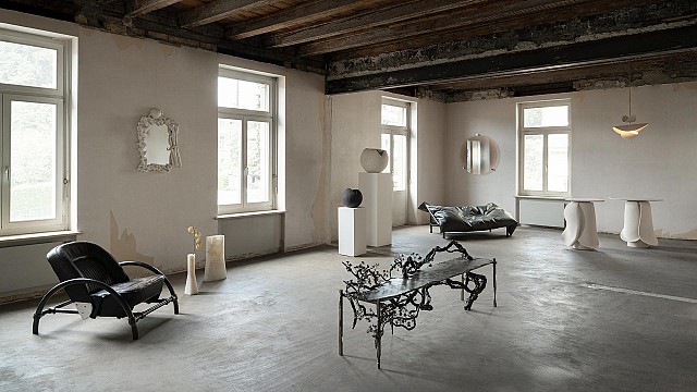 Galerie Philia and Anthracite Art pay ode to Robert Mapplethorpe with Floral Echoes
