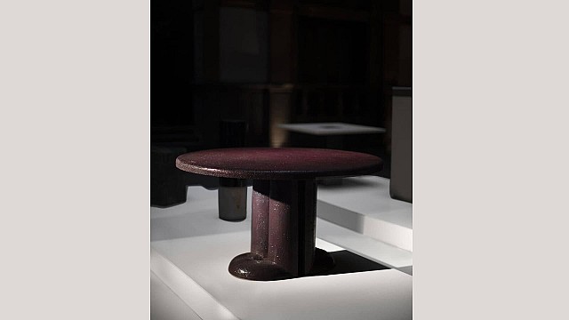 Mullunu Dining Table