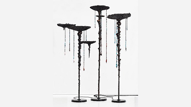 Haliocyano Fingiagigantea (Standing Chandelier)