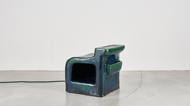 Pup Stool With Charger