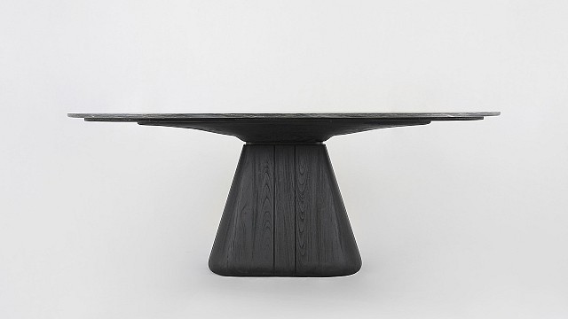 Udukkai Long Table
