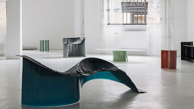 Two seater curved sculpture