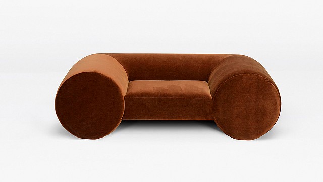 Extra Rolled Back Lounge
