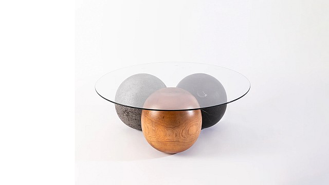 Triada Table