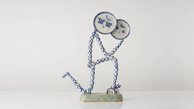 Serveware Alter Kneeling, 2025
