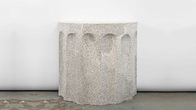 Console in Granito del Foro, 2025