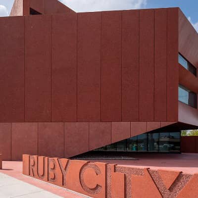 New light for Texas: ERCO wallwashing a winner in the Ruby City galleries