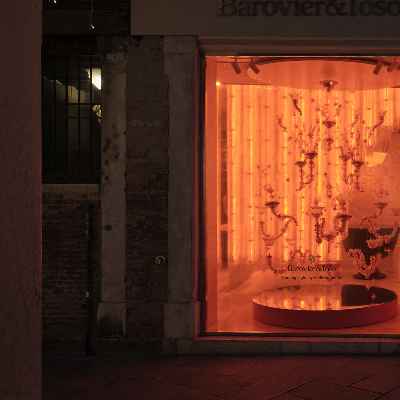 Nichetto Studio illuminates Barovier&Toso's new store with 'Burning Light'