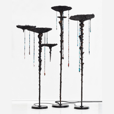 Haliocyano Fingiagigantea (Standing Chandelier)