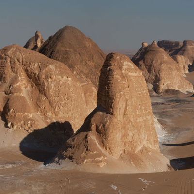 'Al-&#7778;a&#7717;r&#257;&#702;-al-Bay&#7693;&#257;&#702;-(The-white-desert)-from-Silsila-series