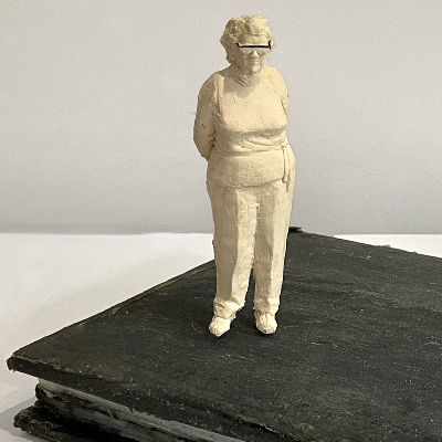 Mom on Book