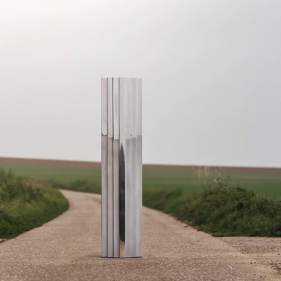 Herm&eacute; sculpture