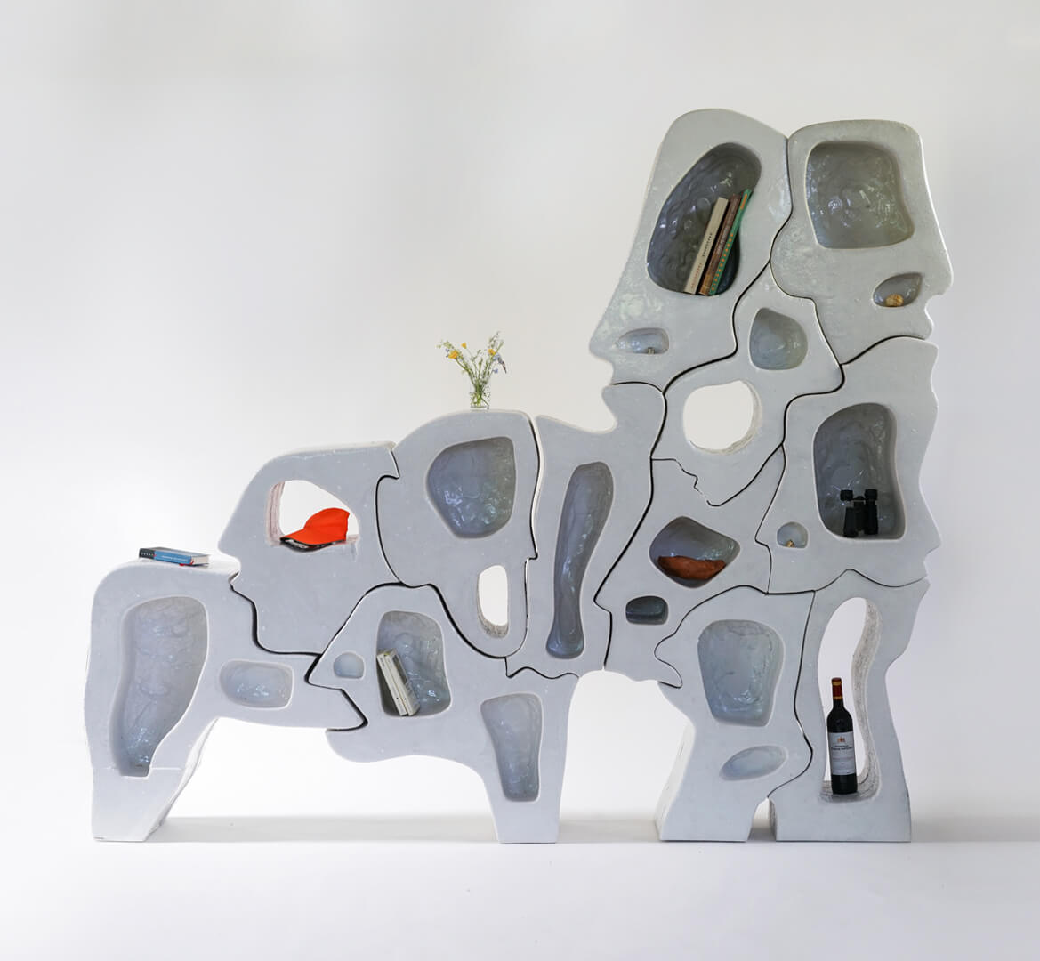 Freia Achenbach's &lsquo;Spectator&rsquo; mirrors animal and human mannerisms
