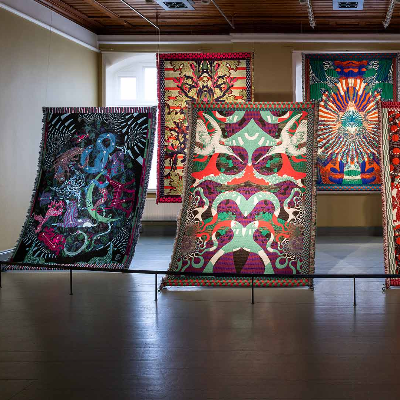 Kustaa Saksi weaves kaleidoscopic illusions on textiles employing jacquard weaving