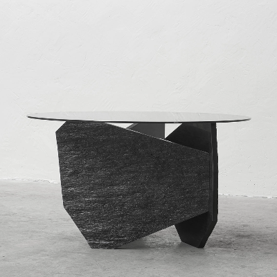 Fragment&eacute; Dining Table