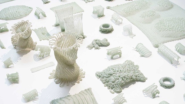 Sarah Roseman creates Soft Silica knitted out of glass fibres