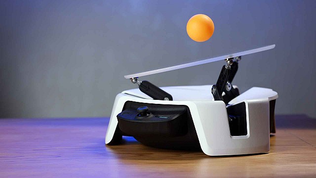 Microsoft and Fresh Consulting present Project Moab, an AI powered self-balancing bot