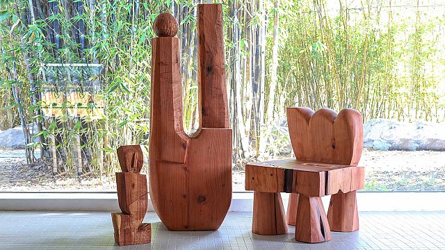 Vince Skelly strikes 'A Conversation with Trees' at the Claremont Lewis Museum of Art