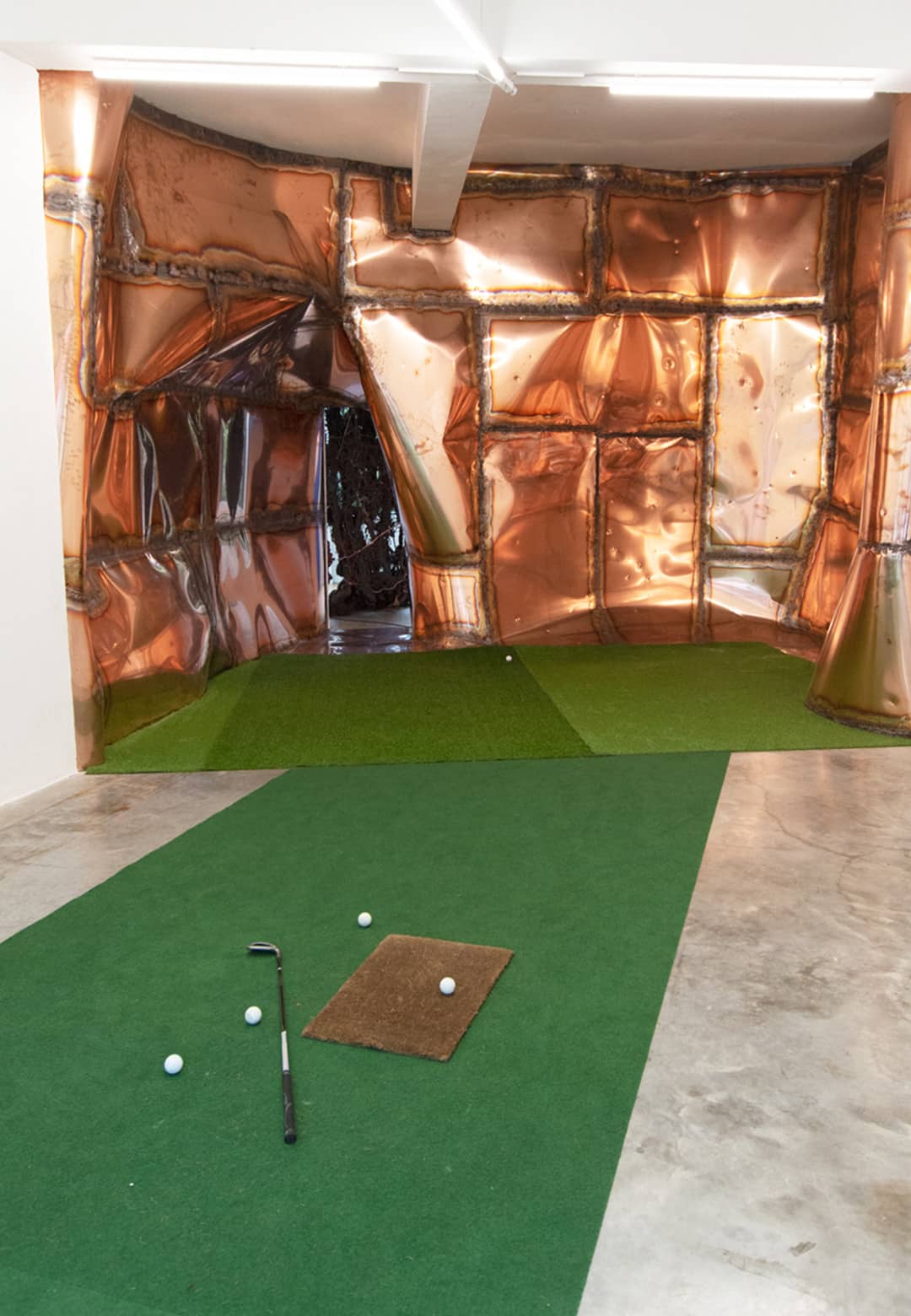 Marius Ritiu transforms his gallery into an interactive golf court
