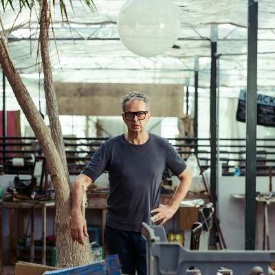&lsquo;Tom Dixon: Metalhead&rsquo; peeks into 40 years of the self-taught British designer&rsquo;s practice