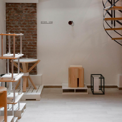 DesignSoil&rsquo;s furniture fits into a package with a total dimension of 100 cm