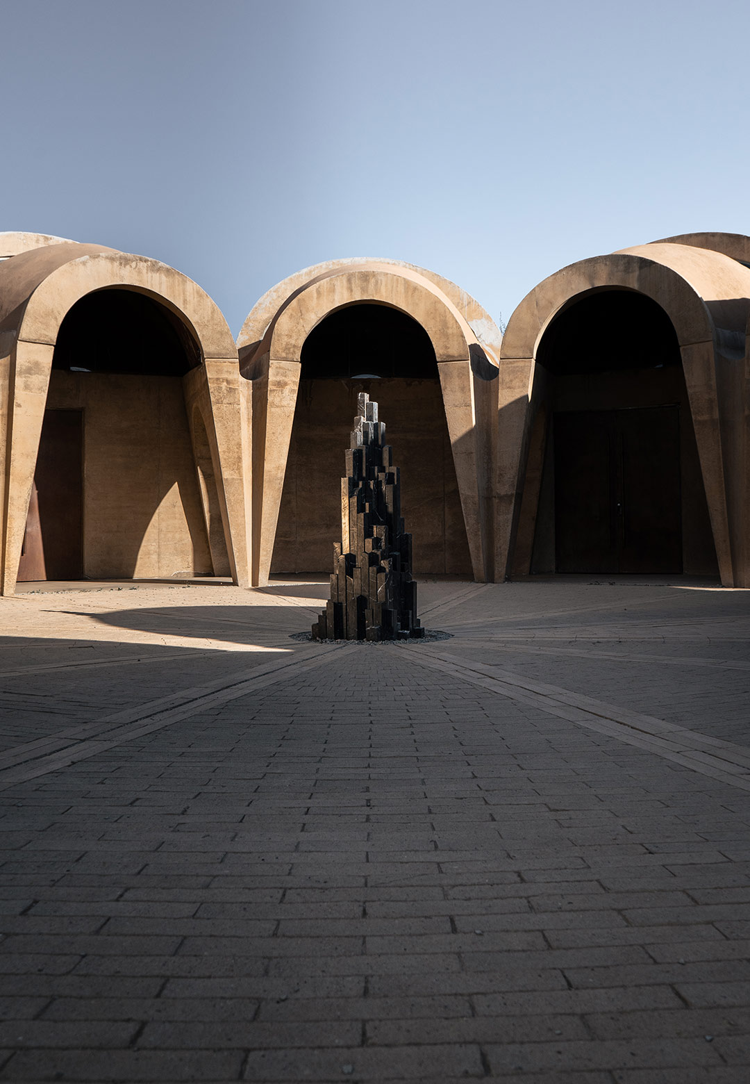 Andrés Monnier’s stone sculptures enquire whether we are ‘Living in Automatic’