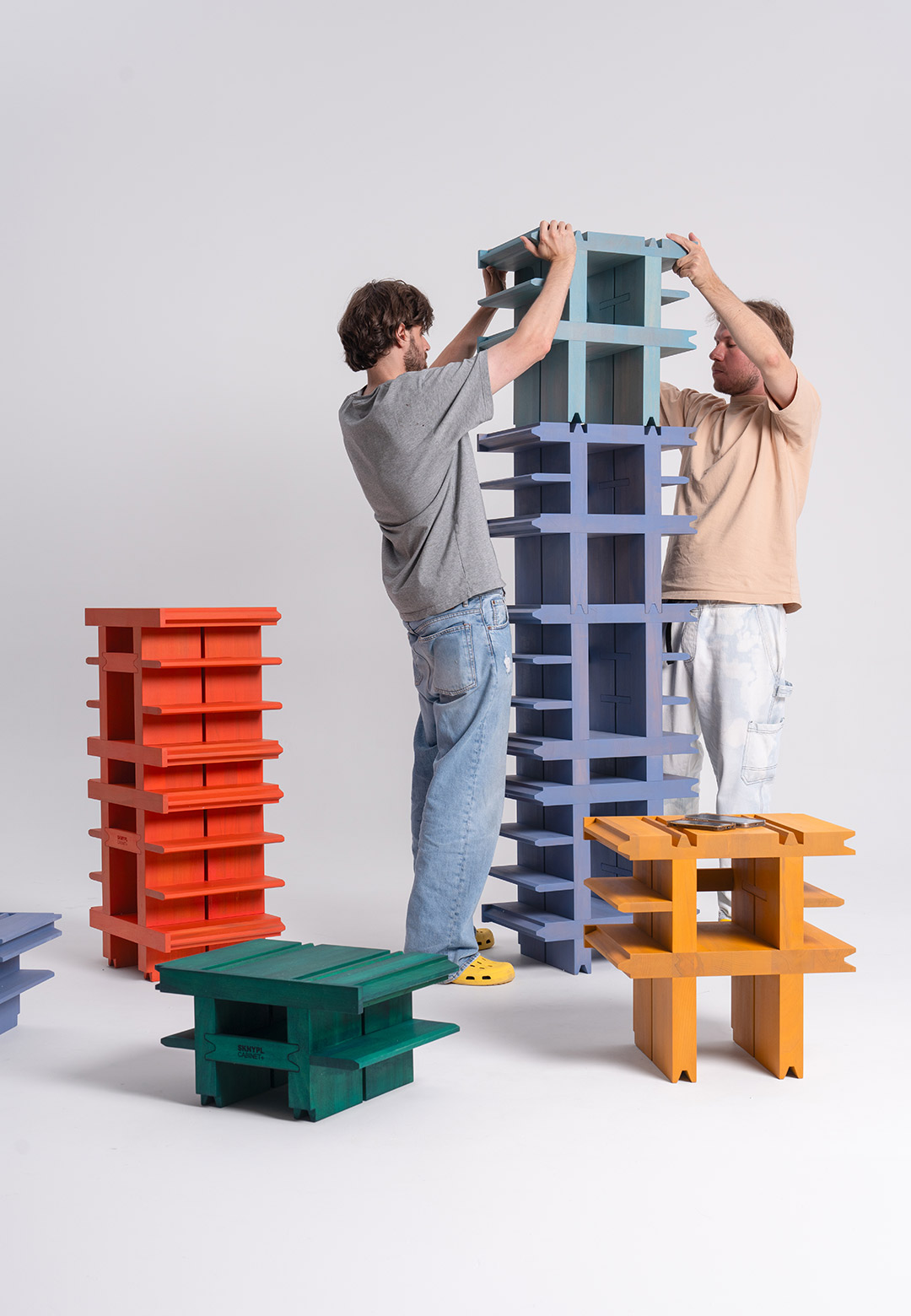 SKNYPL configures modular furniture units for shifting residential morphologies