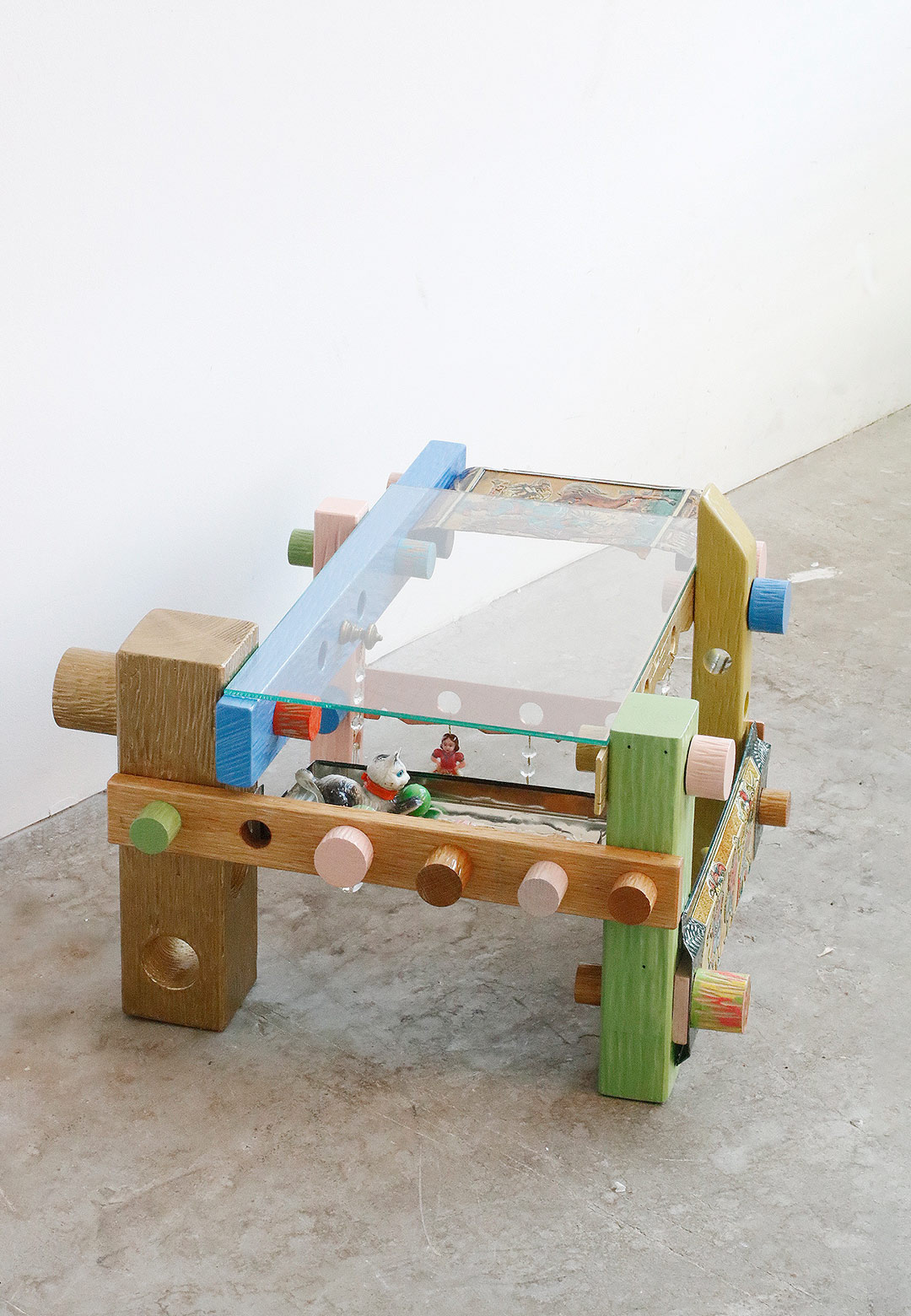 Shigeki Yamamoto combines 'Play Memory Structure' for a quirky furniture collection