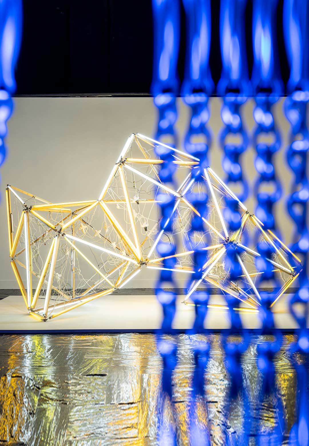 'La línea sueña' highlights lighting design as a discipline at Madrid Design Festival 2025