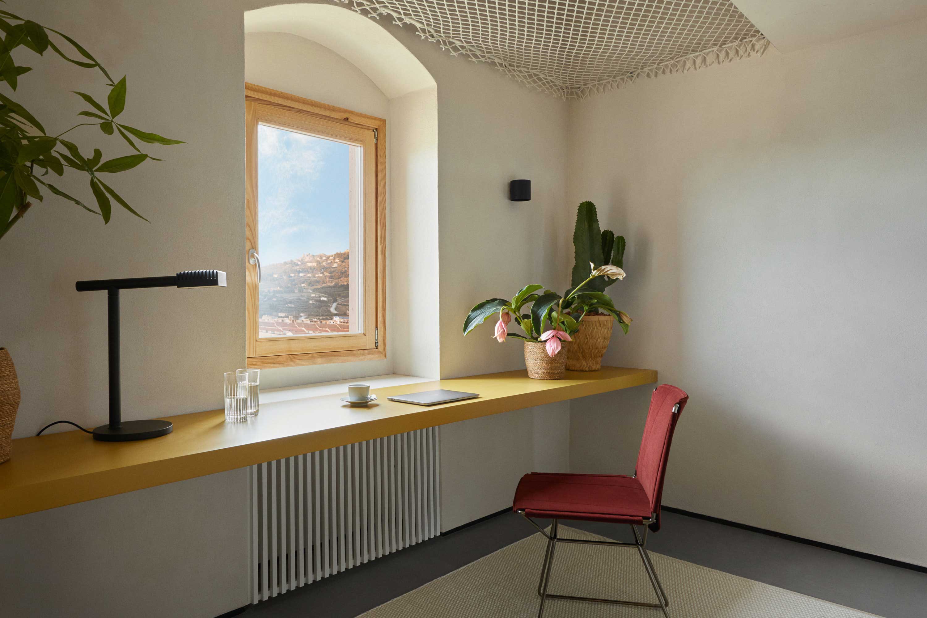 airbnb-revamps-historic-sicilian-home-into-a-modern-apartment