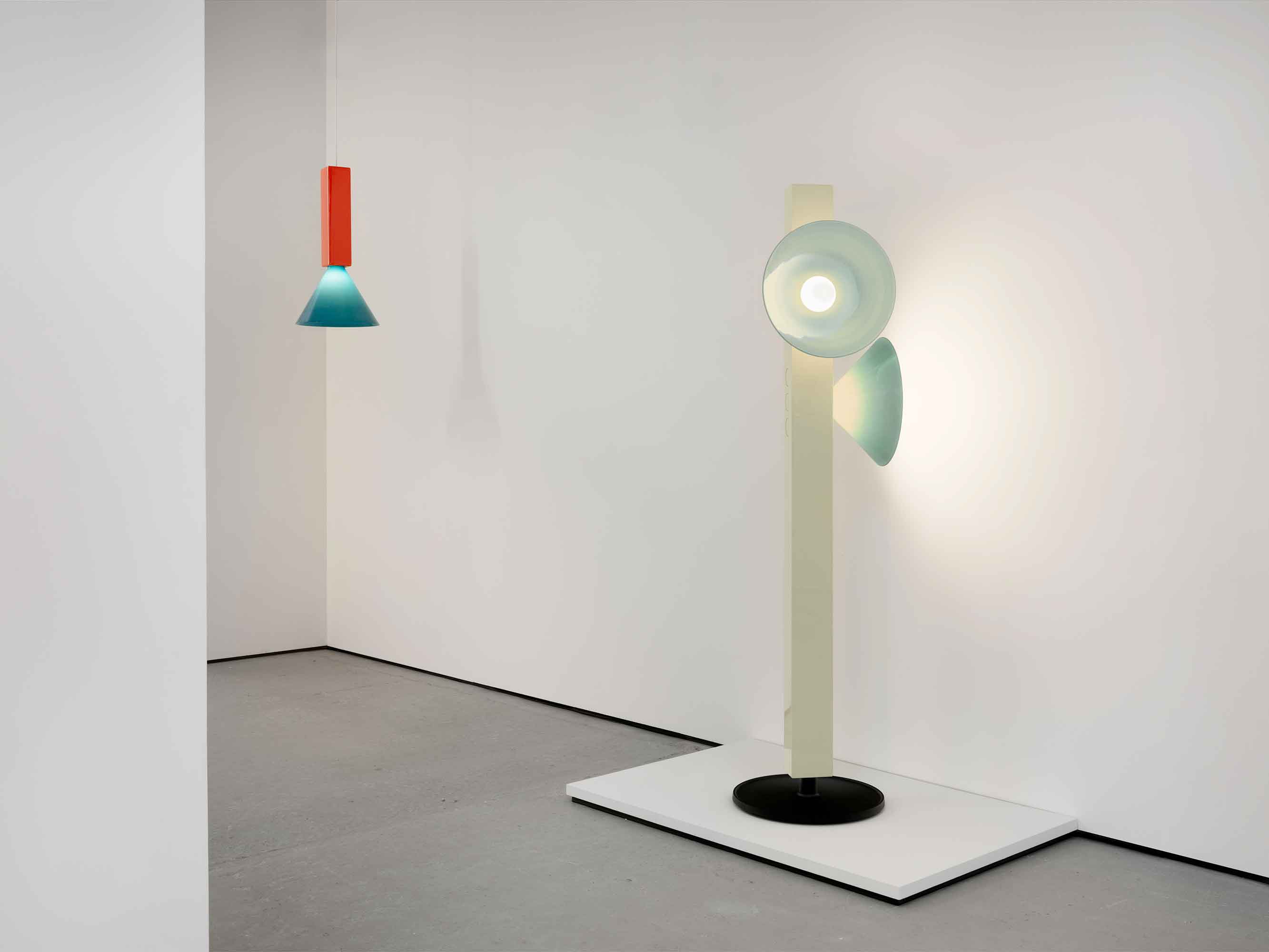 news/barber-osgerby-s-latest-exhibition-at-galerie-kreo-signals-user-interaction