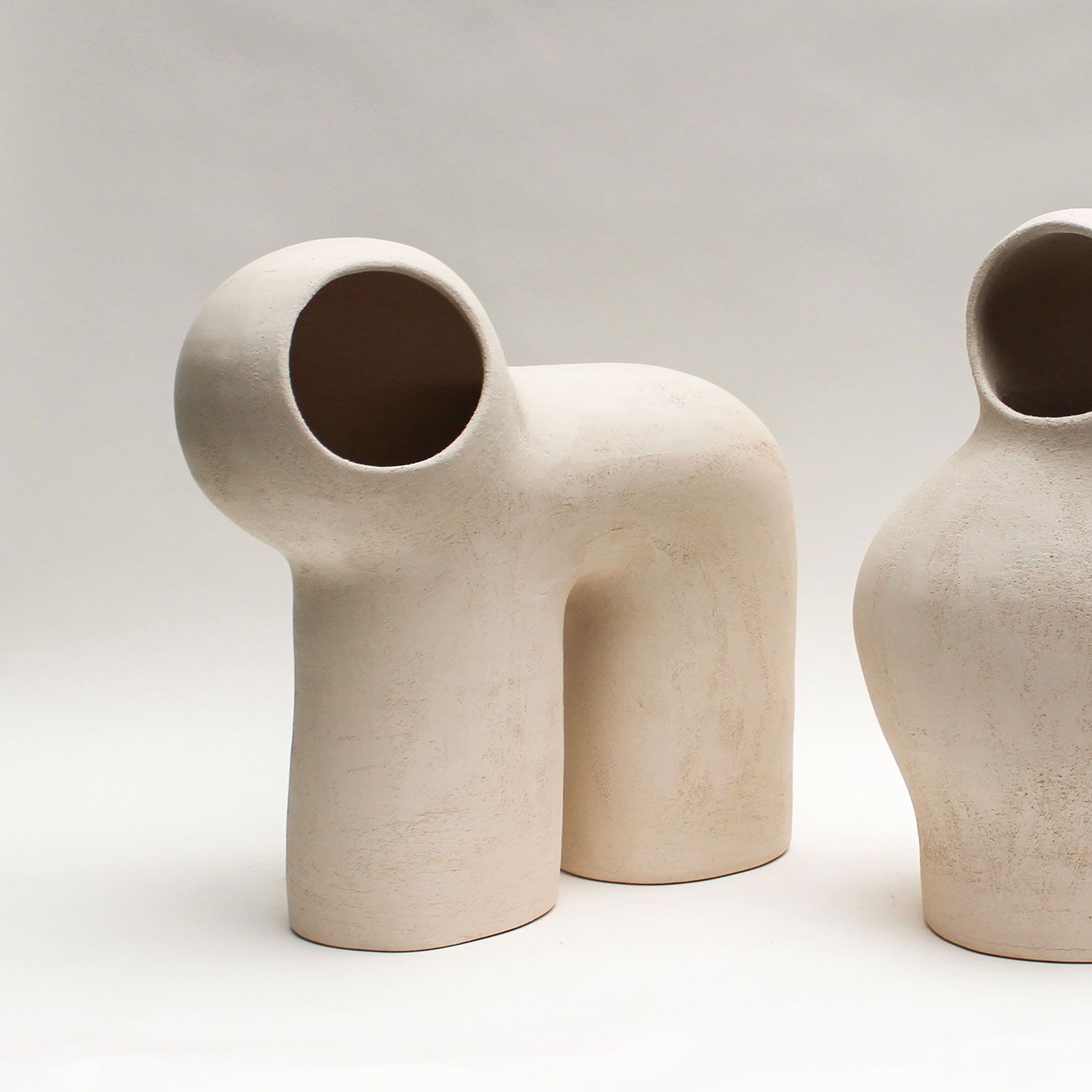 elisa-ubertis-ceramics-evoke-the-nurturing-spirit-of-cocoons