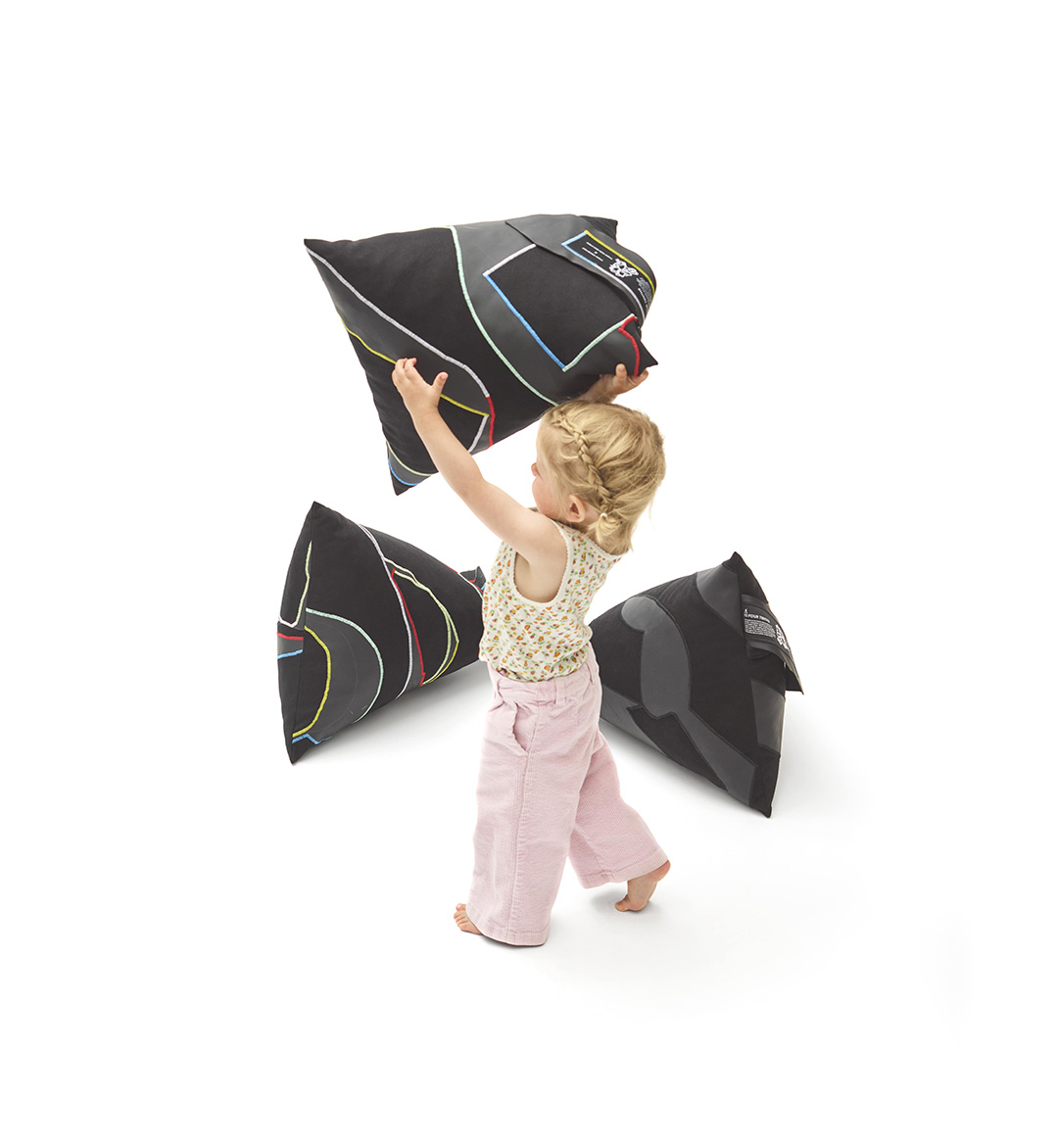 Four Tenths is a collaboration between Studio Simone Post and Studio Yoon Seok-Hyeon