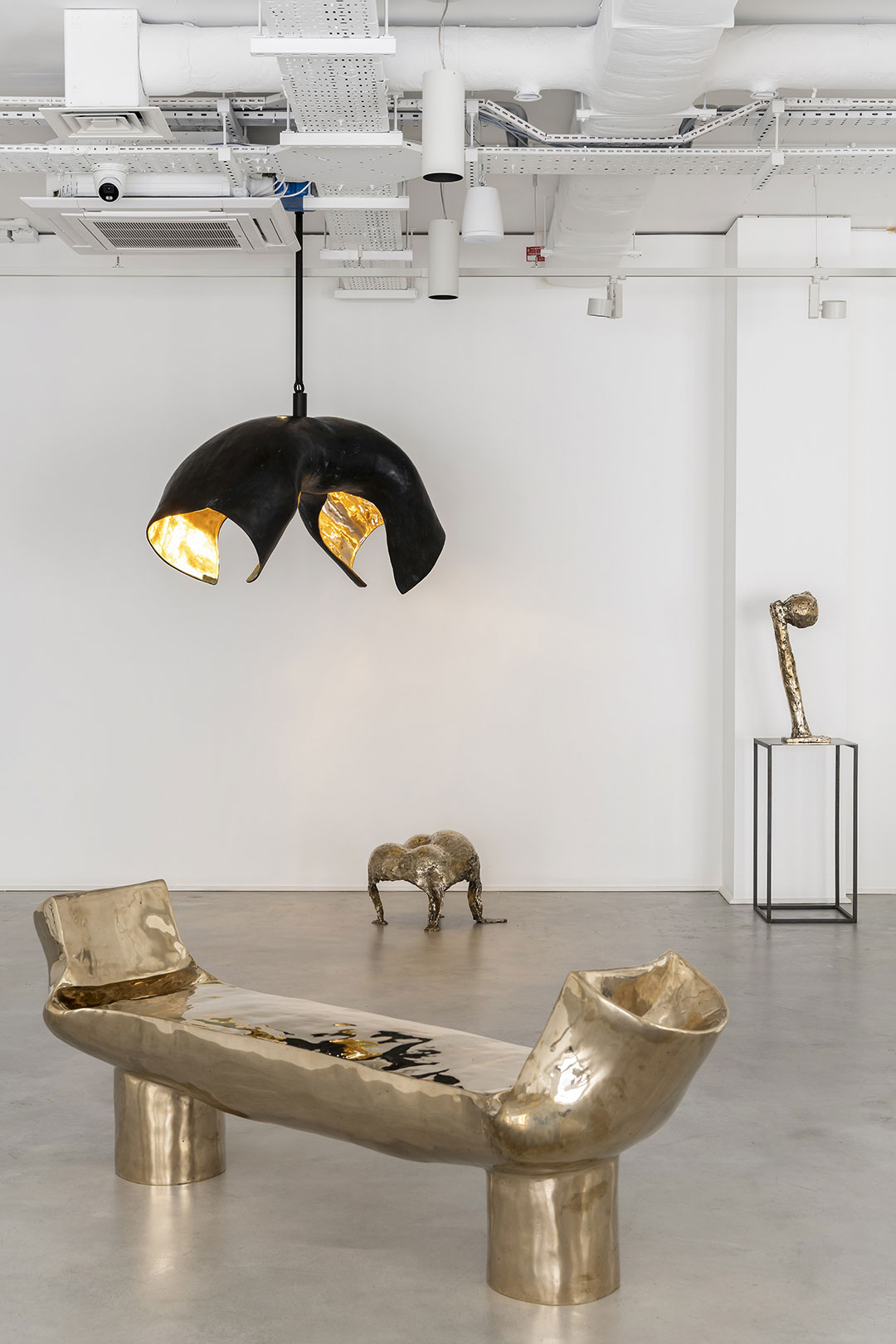 gallery-fumi-to-present-voukenas-petrides-s-gypsum-and-aluminium-sculptures-at-ldf-2022