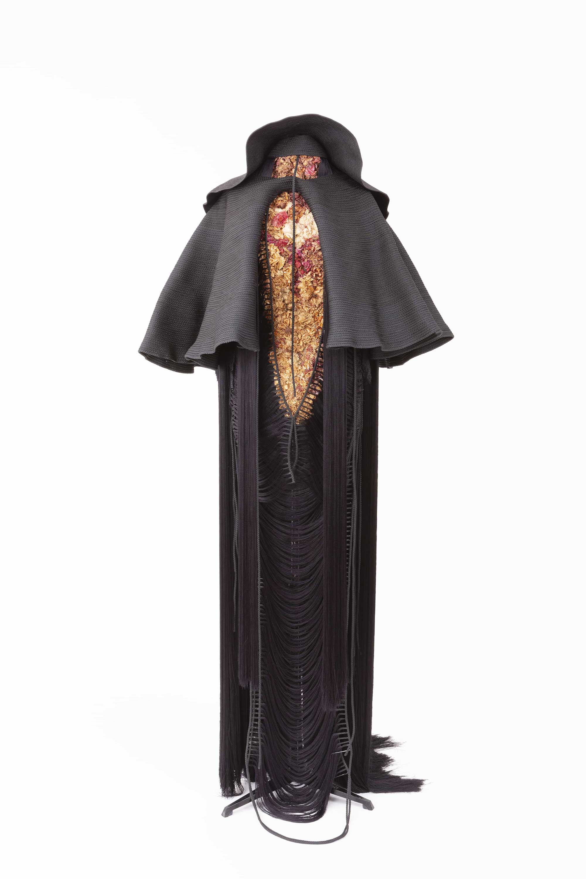 jeanne-vicerial-exhibits-baroque-silhouettes-that-investigate-haute-couture-and-fashion