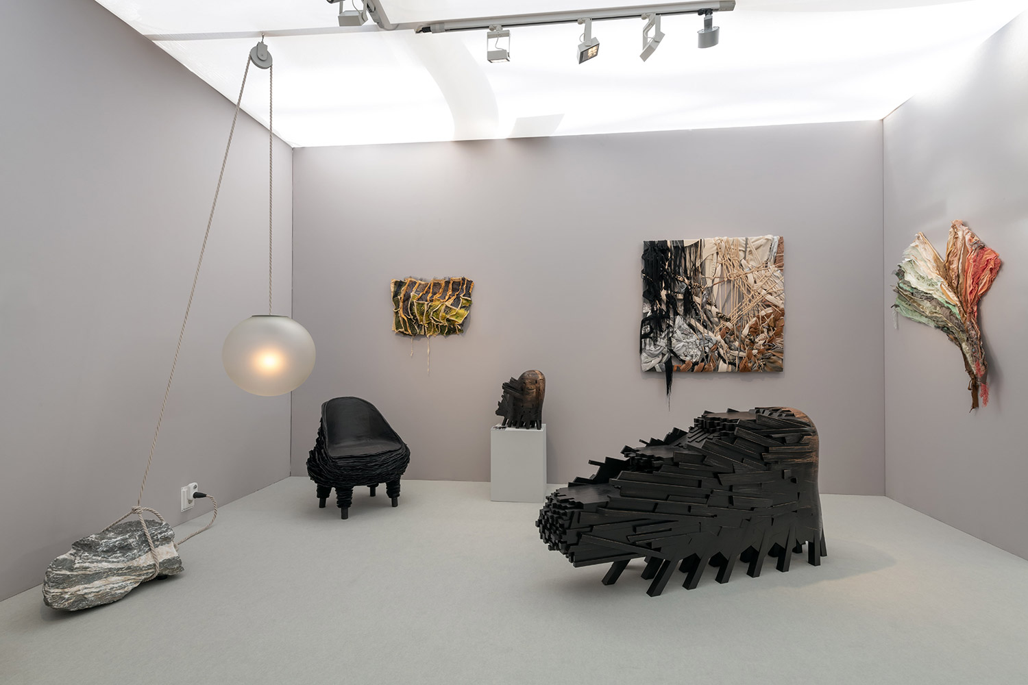 Jesse Visser’s Beacon of Light illuminates sculptures at PAN Amsterdam