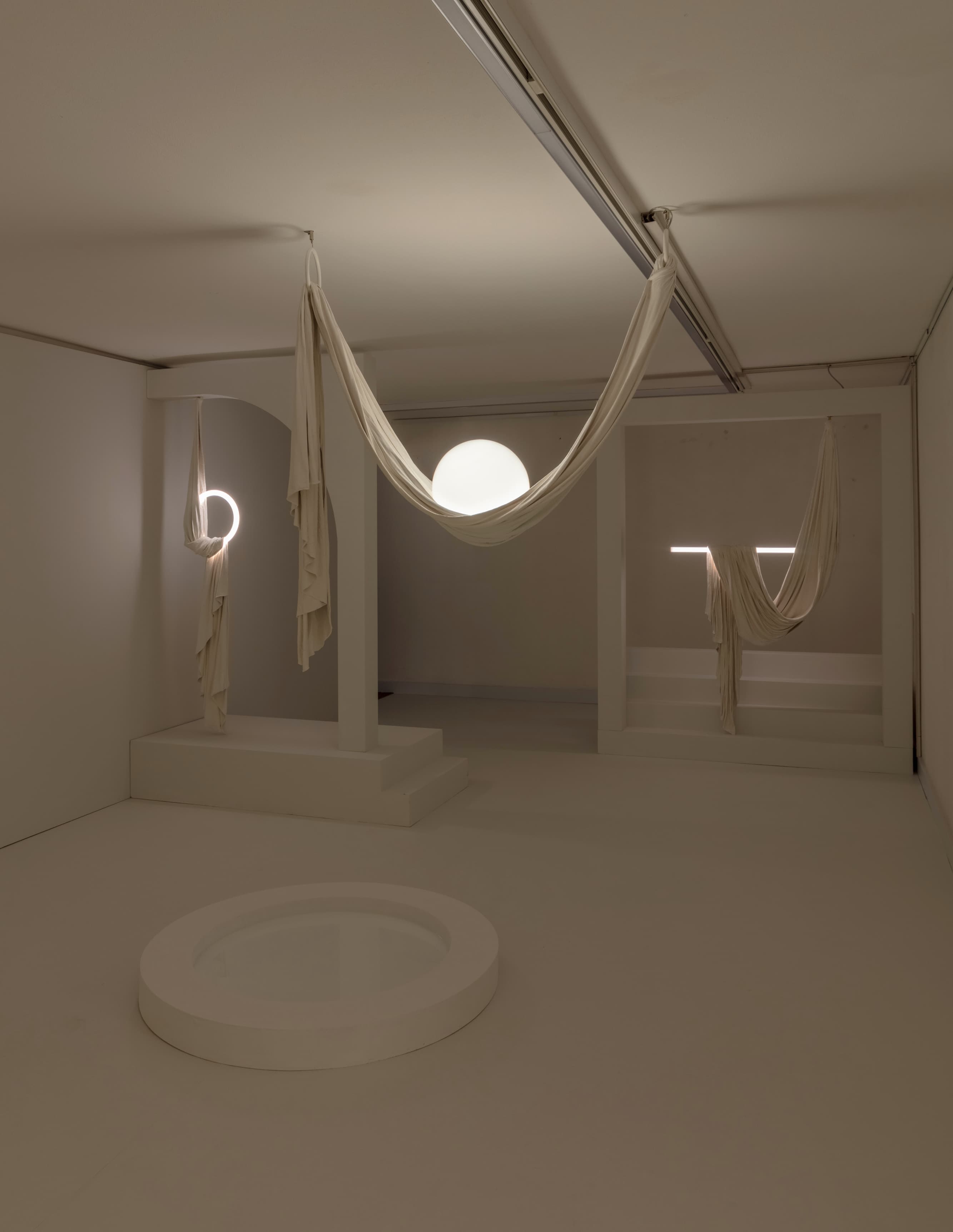 lee-broom-evokes-fluidity-in-his-limited-edition-requiem-series