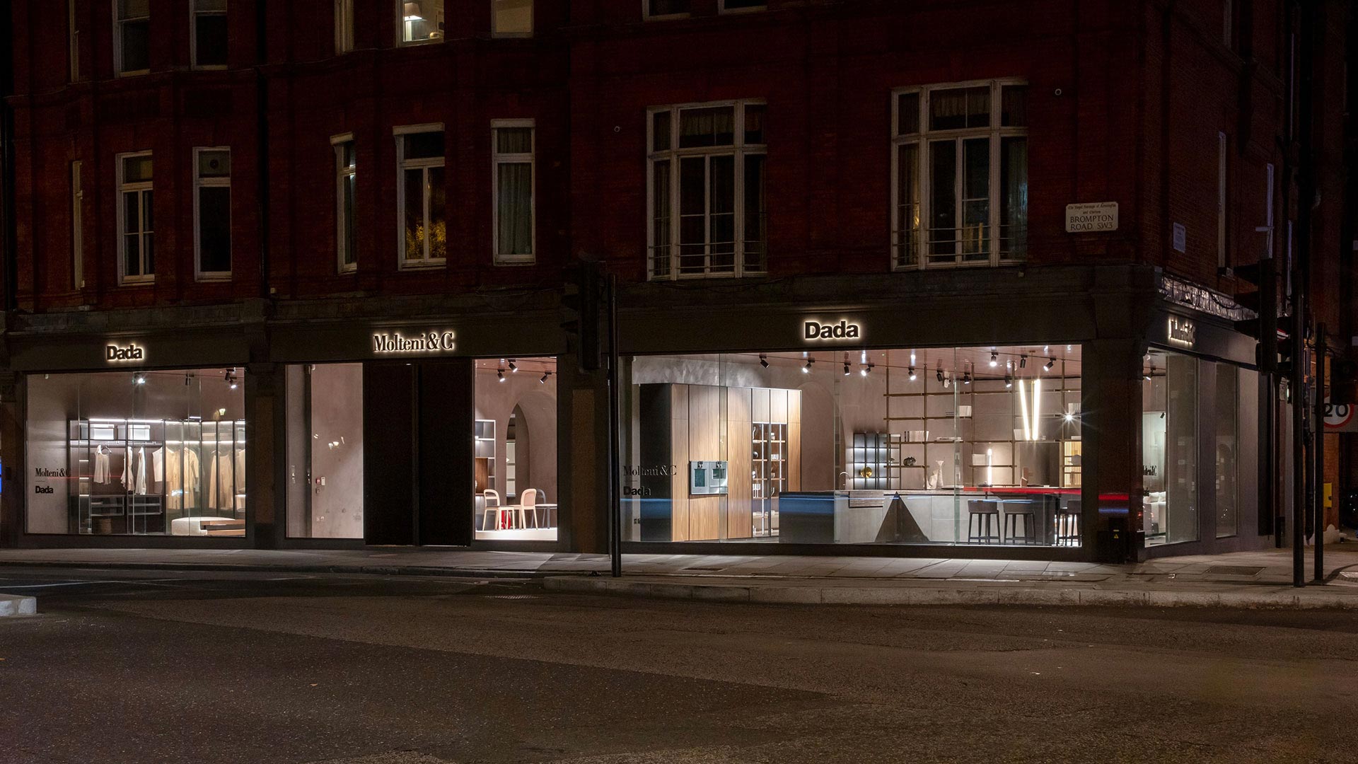 Molteni&C | Dada’s flagship store in Brampton