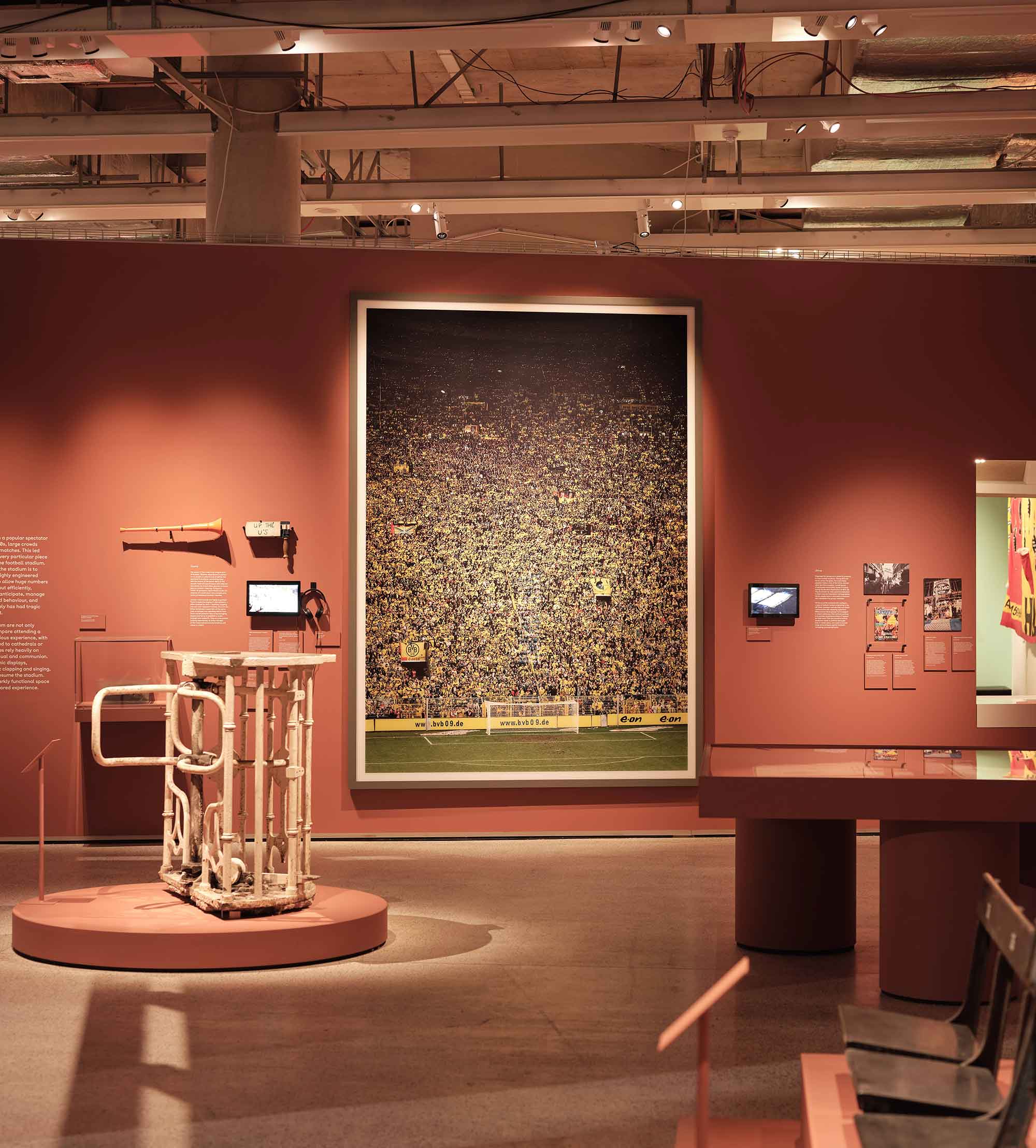 london-design-museum-recounts-the-history-of-football-with-an-immersive-exhibition