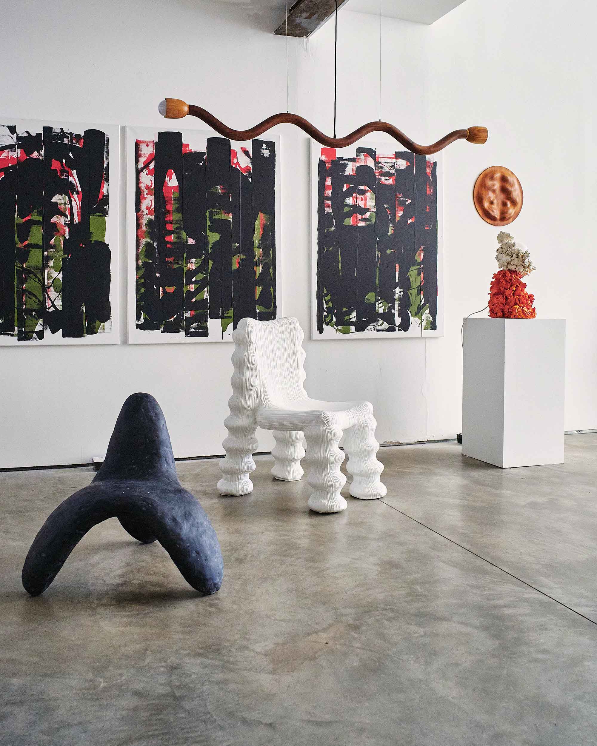 melt-illustrates-the-ironic-tryst-of-movement-and-stillness-in-the-new-york-design-scene