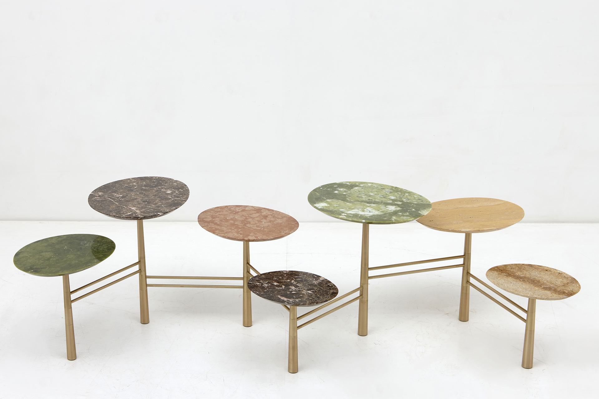 The Pebble table