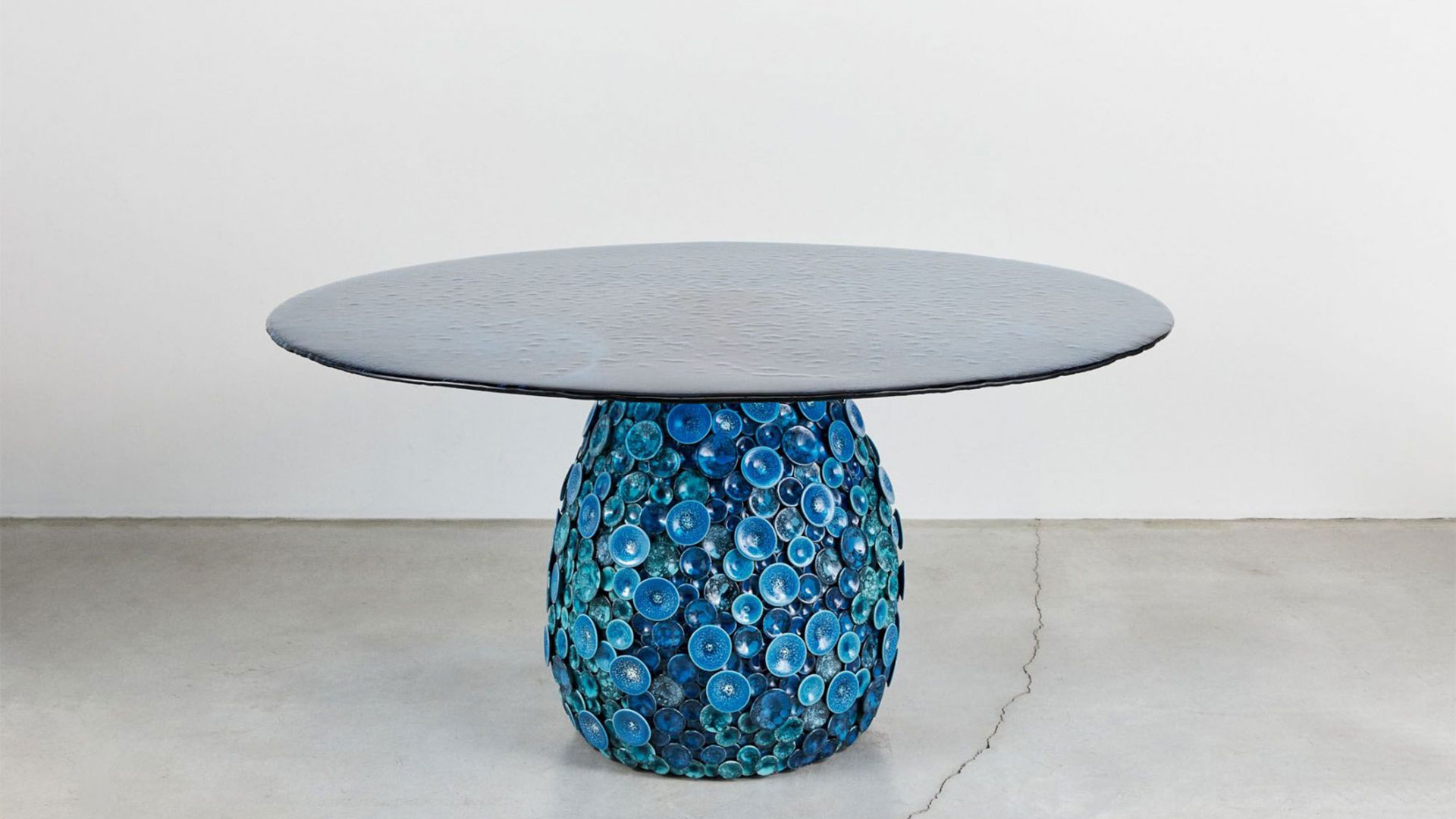 Acquario dining table by Nilufar Gallery