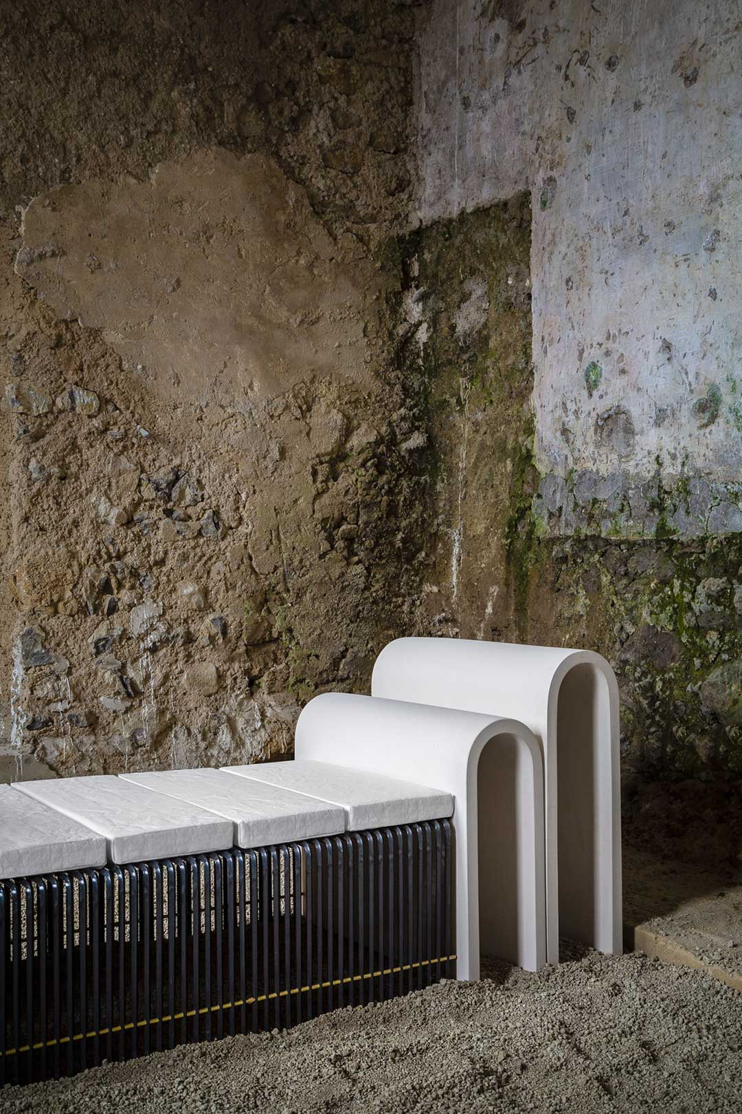 The seating is composed of ceramic and metal