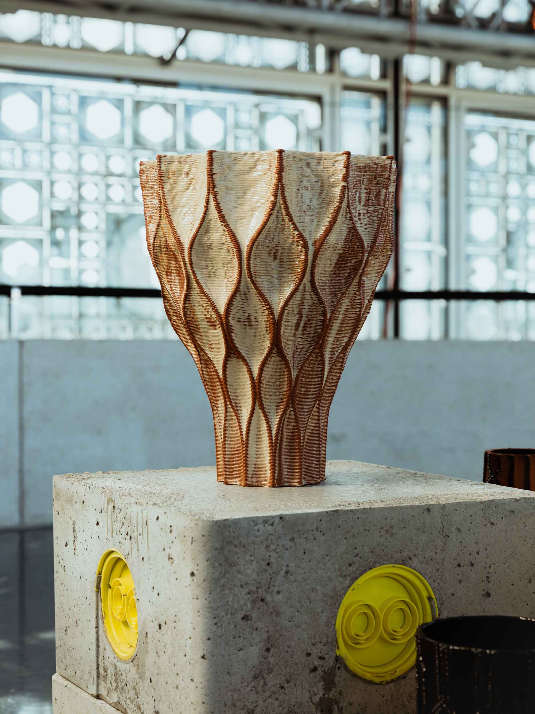 trame-s-alhambra-gcode-ceramic-vessels-reference-hispano-moorish-architecture