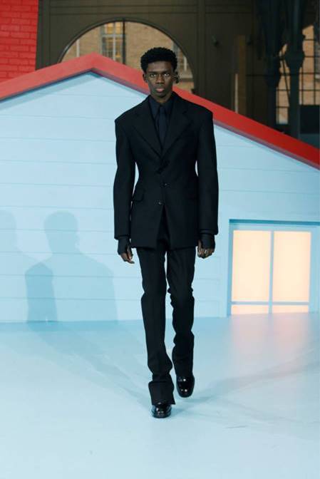 virgil-ablohs-final-collection-comes-alive-in-louis-vuitton-tribute